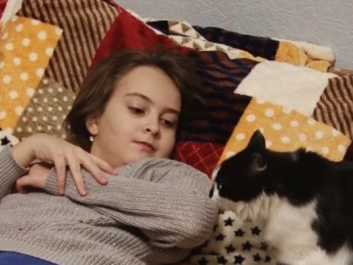 Девочку, пострадавшую в Кривом Роге во время гонок на выживание, выписали из больницы (фото)