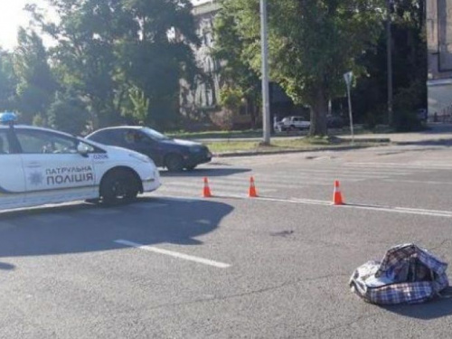 В Кривом Роге инкассаторская машина сбила пешехода на «зебре» (ФОТО)