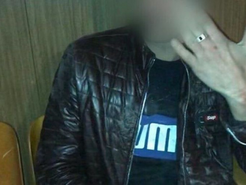 В Кривом Роге осмелевший от выпитого мужчина бросался на прохожих и патрульных