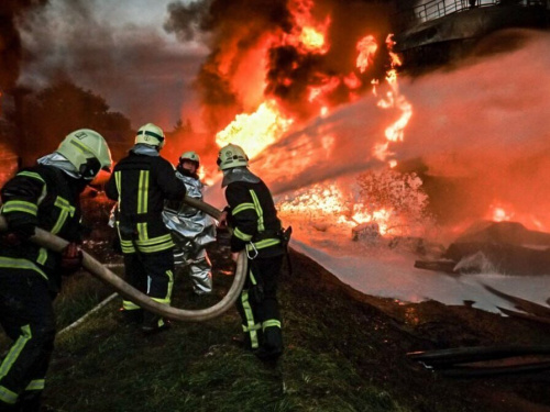 Як діяти при пожежі чи обстрілі - фото з відкритих джерел