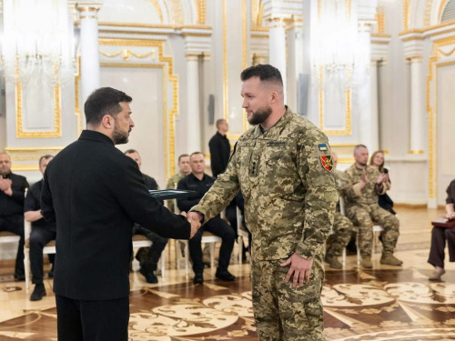 За бойовий шлях і командування: командира Rugby Team 129 ОВМБр Євгенія Дудку нагородили Хрестом бойових заслуг