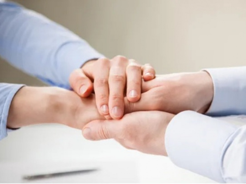 Допомога містянам, фото з відкритих джерел 