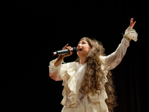 Вражати публіку голосом: юні співачки з Кривого Рогу виграли гран-прі міжнародного фестивалю талантів 