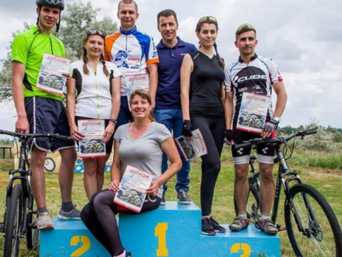 Победители велогонки в Ингульце получили новые горные велосипеды (ФОТО)