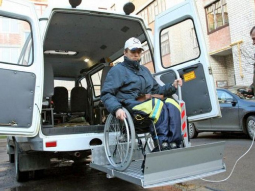 На дороги Кривого Рога выехал еще один автомобиль "социального такси"