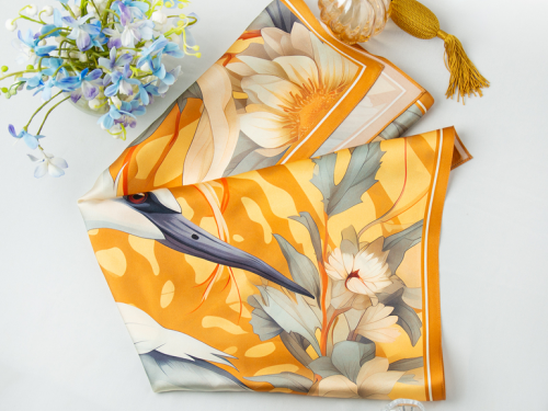 Шовкова хустка на подарунок