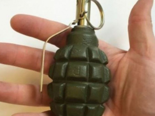 На Днепропетровщине в автомобиль бросили гранату: есть пострадавшие (фото)