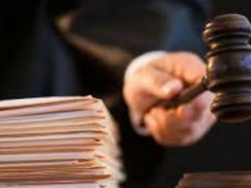 Срок за взятки: двум чиновникам в Днепропетровской области суд вынес приговор