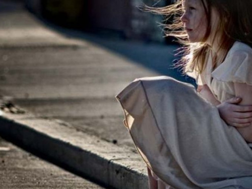 Ночные прогулки: полиция Кривого Рога обнаружила 5-летнюю девочку одну на улицах города