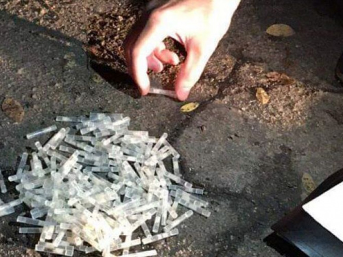 Почти 200 доз метамфетамина: в Кривом Роге задержали продавца наркотиков (фото) 