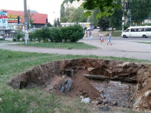 В Кривом Роге планируют 1,5 миллиона гривен засыпать в ямы, оставшиеся после погребов