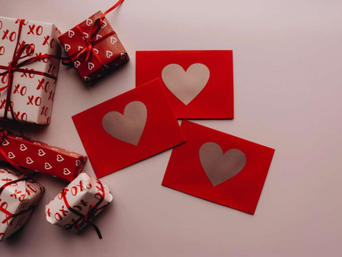 Що краще не дарувати коханим на День Святого Валентина: поради закоханим