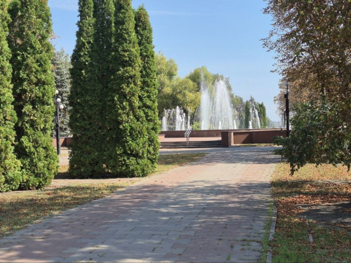 Парки, фонтани та нові будівництва почекають: Кабмін обмежує видатки через нестачу коштів