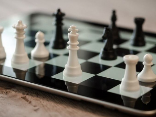 В Кривом Роге открылся новый шахматный клуб для будущих чемпионов (видео)