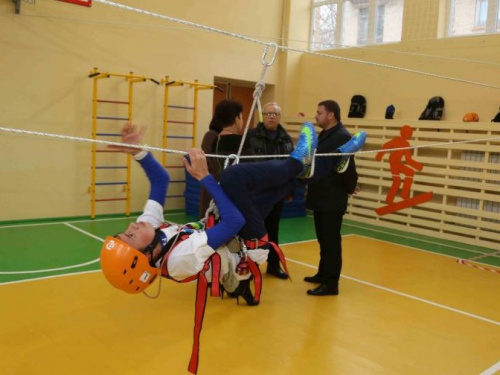 В Кривом Роге на месте спортзала появился современный спортивно-туристический комплекс (фото)