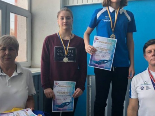 В Кривом Роге прошел Чемпионат города по плаванию (фото)