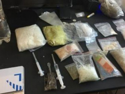 На Днепропетровщине у дилера изъята крупная партия наркотиков (фото)