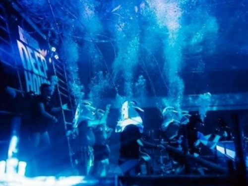 В Италии прошла первая в мире подводная дискотека (ФОТО+ВИДЕО)