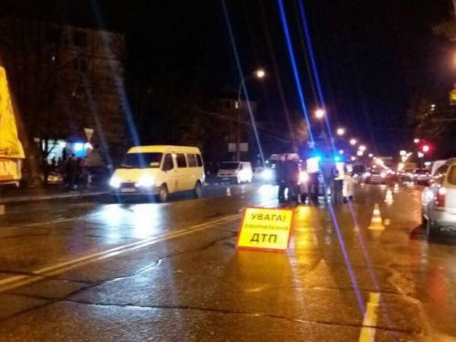 Трагедия в Кривом Роге: женщину насмерть сбили сразу две машины (ФОТО)