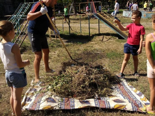 Сила соцсетей: в Кривом Роге "оживили" сквер благодаря записи в Facebook