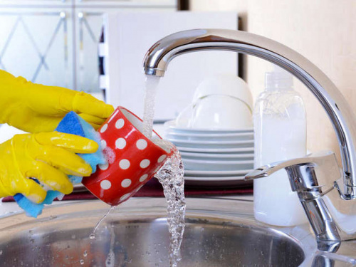 Чим можна замінити засіб для миття посуду: корисні поради