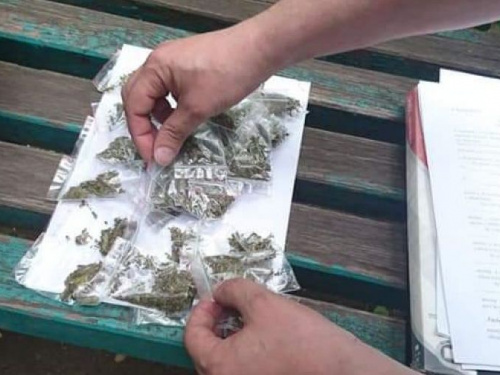 В Кривом Роге задержали мужчину с партией наркотиков