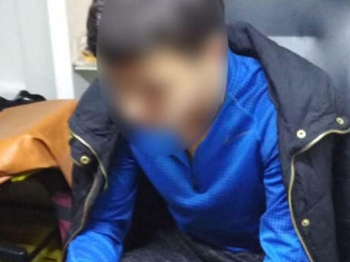 На Днепропетровщине мужчина набросился на подростка с мачете