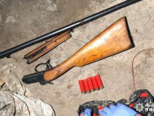 В Кривом Роге правоохранители задержали мужчину стрелявшего по машине (видео)