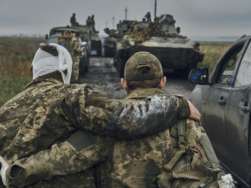 Порвнені військові, фото Юридичного Гончаренко центру