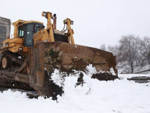 Кривой Рог борется со снегом: кто помогает в борьбе с непогодой (фото)