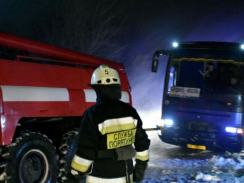 Спасатели Днепропетровщины продолжают оказывать помощь заложникам непогоды (фото)