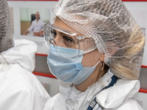 Понад 4,4 тис медпрацівників Дніпропетровщини отримали доплати за боротьбу з коронавірусом за жовтень