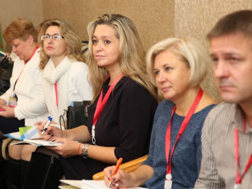 Педагогам Кривого Рога помогут справиться с профессиональным выгоранием (фото)