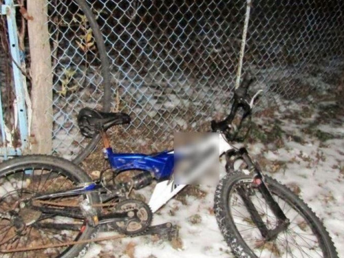 Житель Кривого Рога избил старушку за велосипед в Киевской области