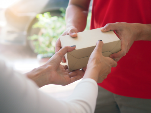 Посилки з-за кордону, фото юристів системи безоплатної правничої допомоги