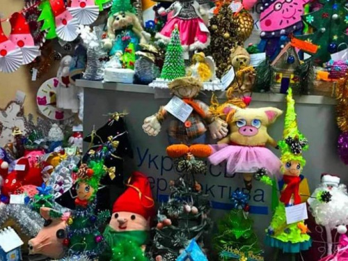 В Кривом Роге проходит конкурс на лучшую новогоднюю игрушку (фото)