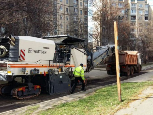 В Покровском районе Кривого Рога приступили к ремонту дорог (фото)