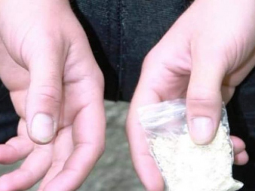 У полицейских Кривого Рога "богатый улов": наркотики изымали оптом и в розницу