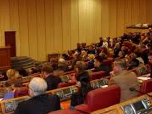 На сессии горсовета в Кривом Роге искали виновного в срыве отопительного сезона