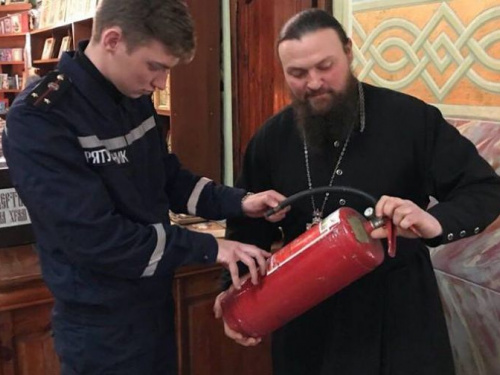 В Кривом Роге спасатели проверили пожарную безопасность в храмах