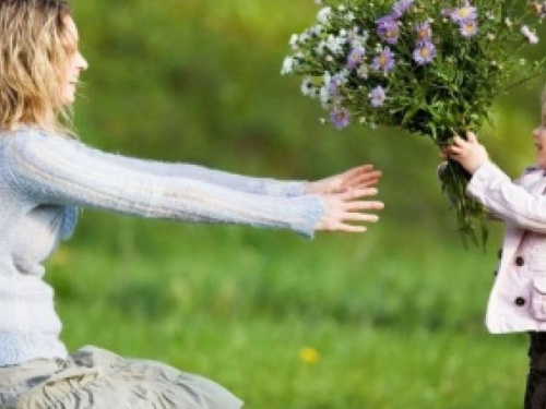 В Кривом Роге сегодня отмечают День матери: история праздника, мероприятия