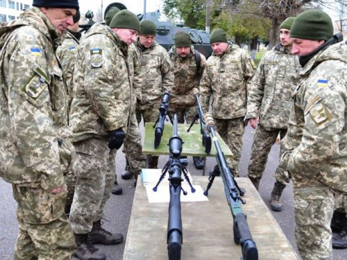 Разведрота и снайперы 17-й танковой бригады Кривого Рога получили новую технику и оружие