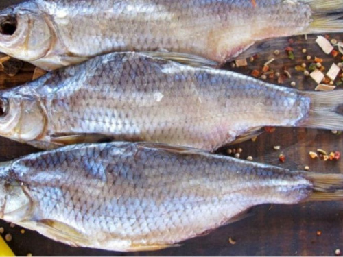 Ребенок в реанимации из-за отравления рыбой, купленной в супермаркете Кривого Рога