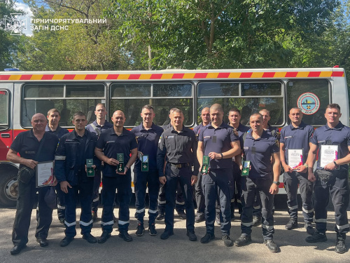 У вогонь і під завали заради інших: у Кривому Розі рятувальників привітали з професійним святом