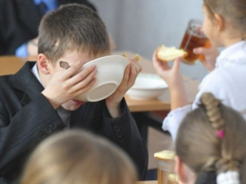 Родители Кривого Рога могут высказать мнение о качестве школьного питания детей