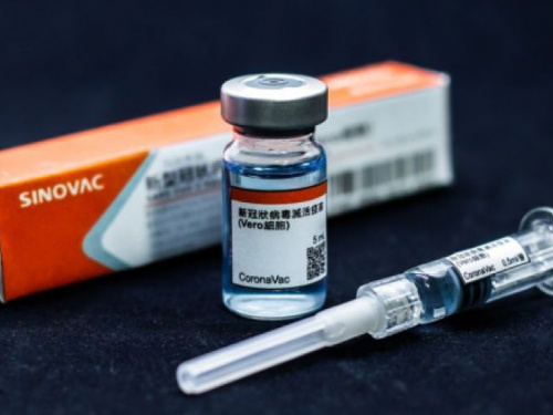 Використовувати мінімальний інтервал між двома дозами вакцини CoronaVac/Sinovac – рекомендації МОЗ