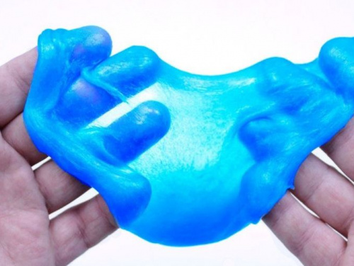 На Днепропетровщине школьники массово отравились самодельной популярной игрушкой (видео)