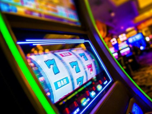 Полицейского из Кривого Рога подозревают в организации подпольного казино 