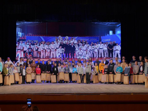 Привітання Федерації рукопашного бою, фото управління преси Криворізького міськвиконкому