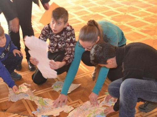 У Кривому Розі граючи в туристичний квест, діти вчаться вирішувати екологічні проблеми (фото)